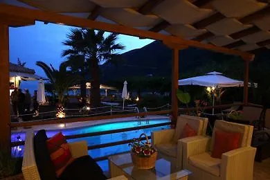 Nefeli Wind Club Aparthotel 3*